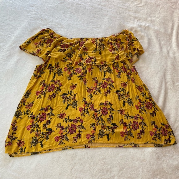 Golden Yellow & Redish Pink Floral Print Blouse from Torrid - Picture 4 of 8